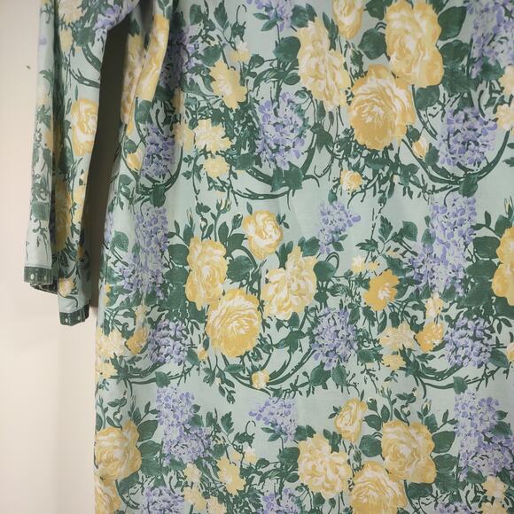 Vintage Models House Coat with Florals, Size Medium - Picture 5 of 9